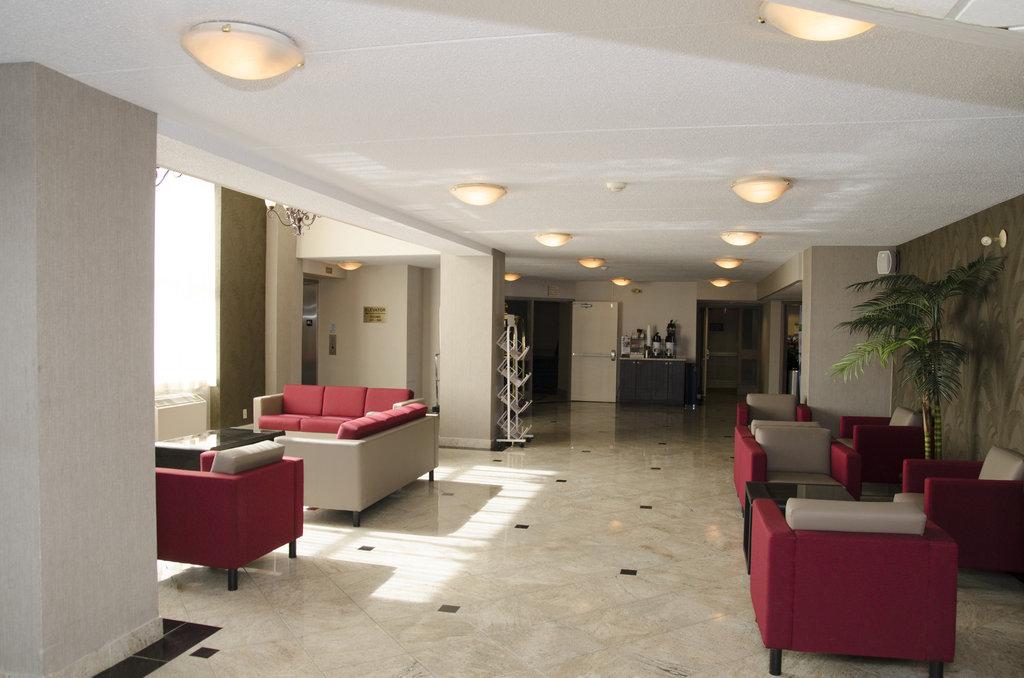 Quality Inn & Suites 5585 Ambler Drive Mississauga Ontario Exterior photo
