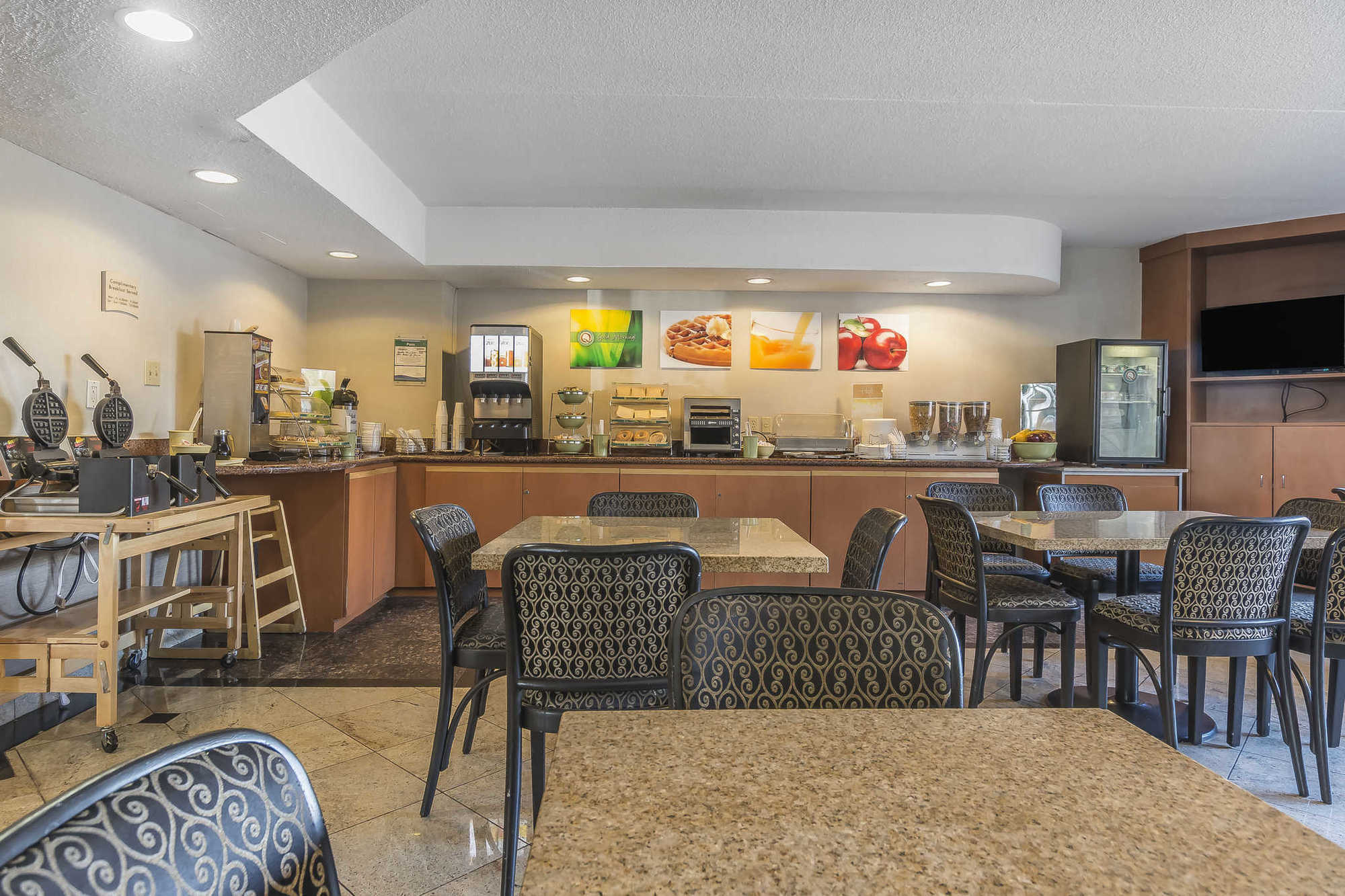 Quality Inn & Suites 5585 Ambler Drive Mississauga Ontario Facilities photo