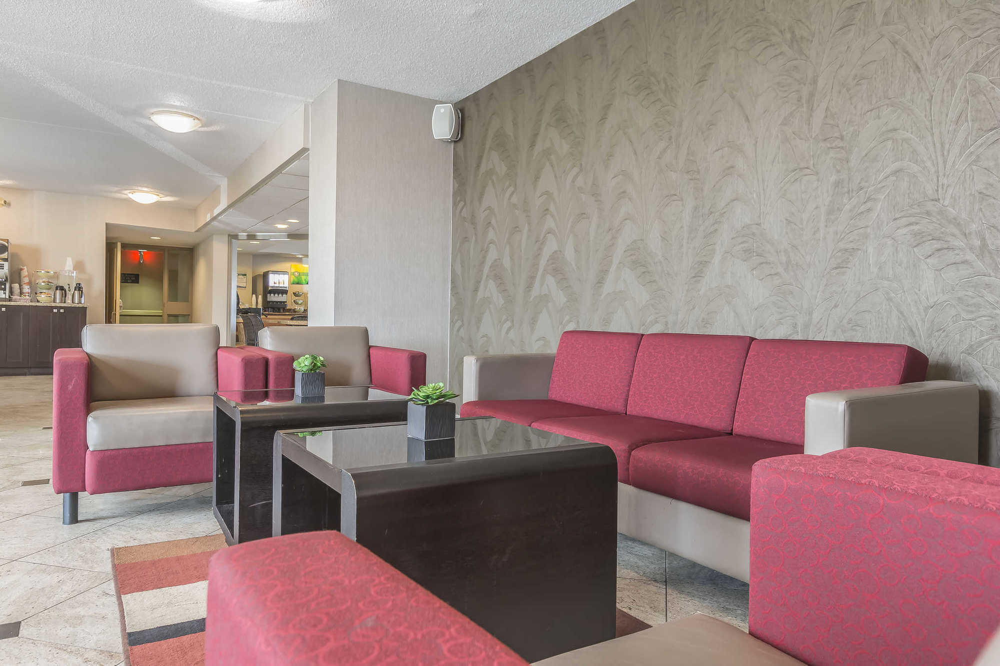 Quality Inn & Suites 5585 Ambler Drive Mississauga Ontario Interior photo