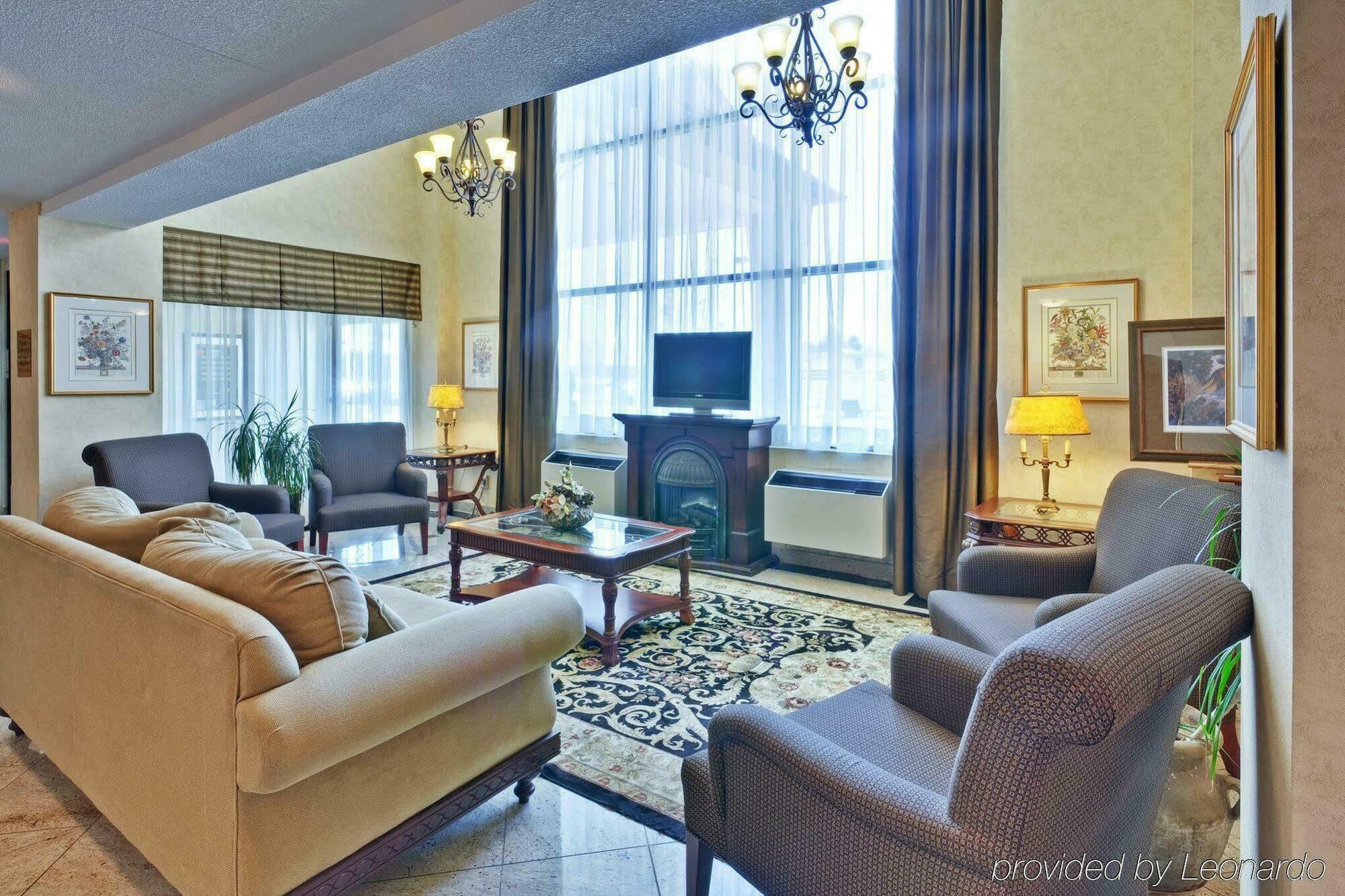 Quality Inn & Suites 5585 Ambler Drive Mississauga Ontario Interior photo